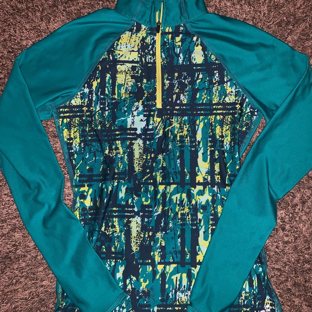 Long sleeve workout top